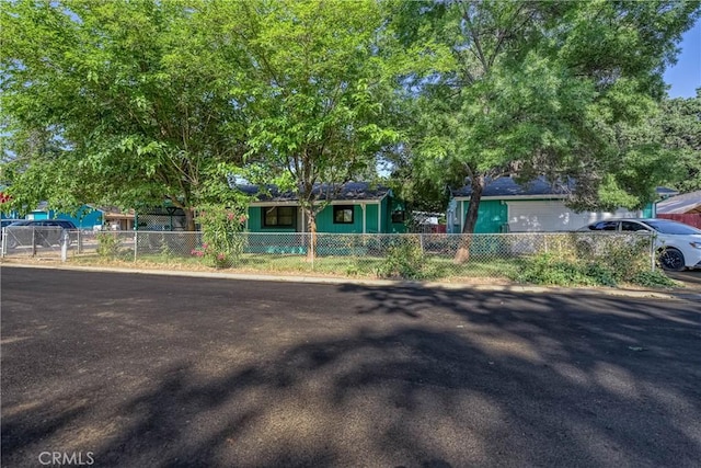 14410 Walnut Ave, Clearlake, CA 95422 - view of front of home with a fenced front yard