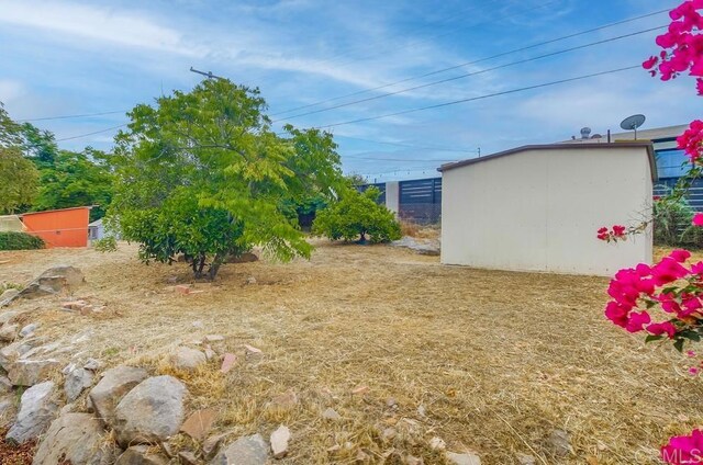 1125 Evilo St, El Cajon, CA 92021 - view of yard