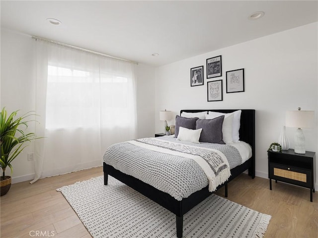 4918 Delacroix Rd, Rancho Palos Verdes, CA 90275 - bedroom with light wood-type flooring and recessed lighting