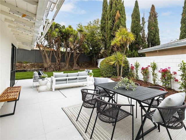 4918 Delacroix Rd, Rancho Palos Verdes, CA 90275 - fenced backyard featuring outdoor dining space, a patio, and outdoor lounge area