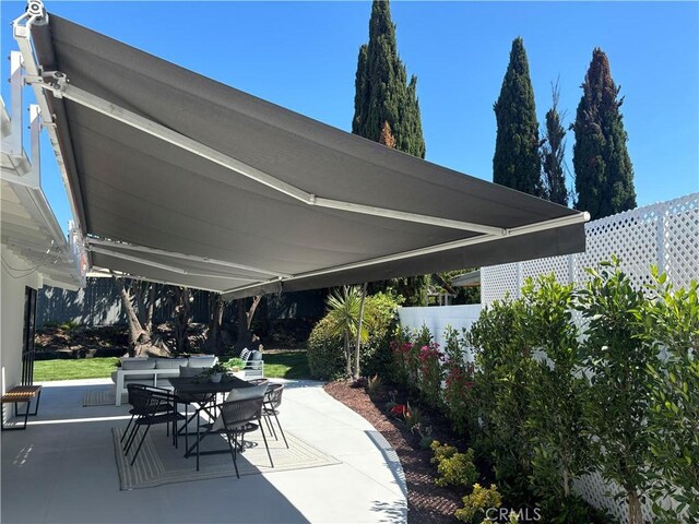 4918 Delacroix Rd, Rancho Palos Verdes, CA 90275 - view of patio / terrace with outdoor dining area