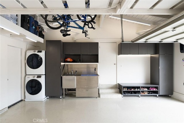 27642 Avenida Del Mesa, Rancho Palos Verdes, CA 90275 - garage with stacked washer / drying machine