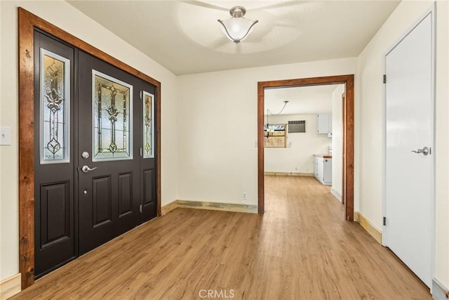 490 Vilas Rd, Chico, CA 95973 - entrance foyer featuring light wood-style flooring and baseboards