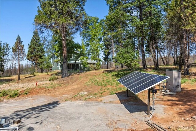 490 Vilas Rd, Chico, CA 95973 - view of yard featuring a detached carport