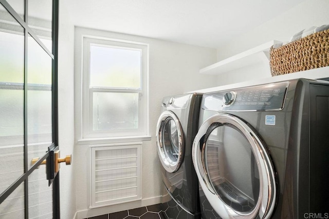 5233 Belardo Dr, San Diego, CA 92124 - laundry room featuring independent washer and dryer and baseboards