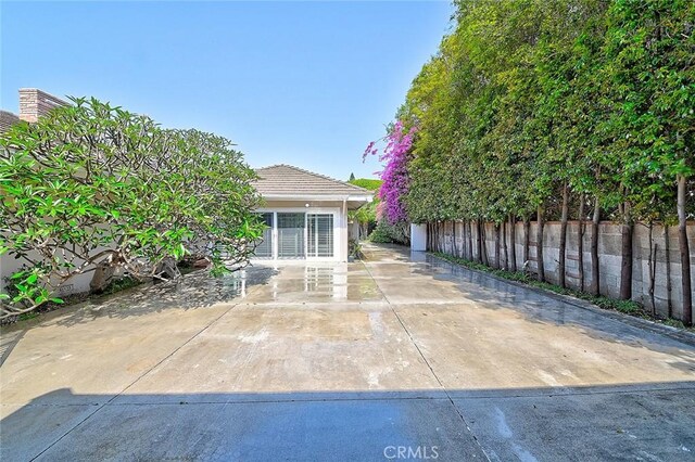 11471 Gill Dr, Garden Grove, CA 92841 - view of patio