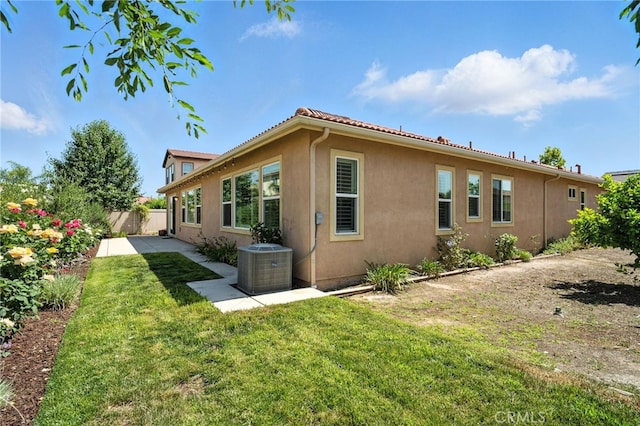 35414 Laurel Tree Ct, Winchester, CA 92596 - view of side of home featuring stucco siding and a patio