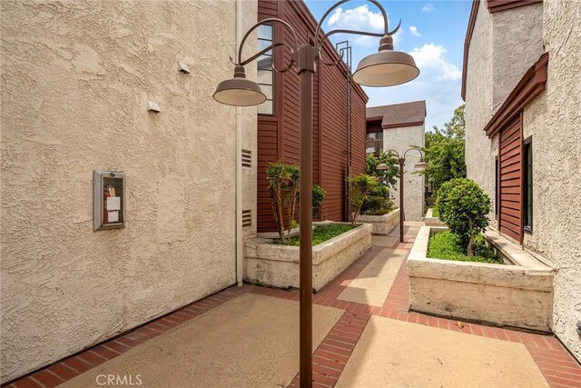 230 Bethany Rd Unit 127, Burbank, CA 91504 - view of patio / terrace