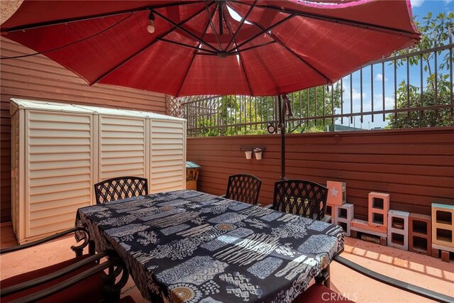 230 Bethany Rd Unit 127, Burbank, CA 91504 - view of patio / terrace with outdoor dining space