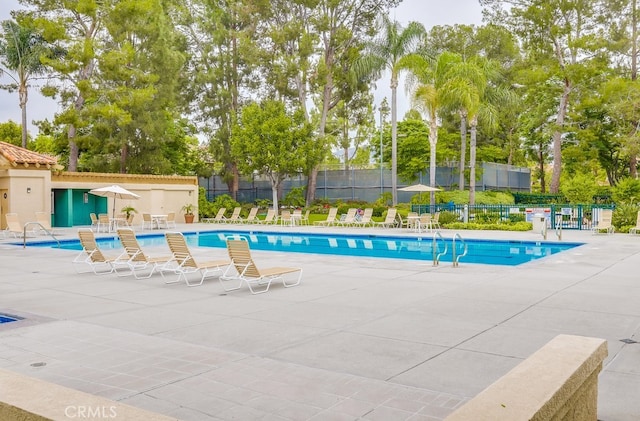 253 Gallery Way, Tustin, CA 92782 - community pool featuring a patio
