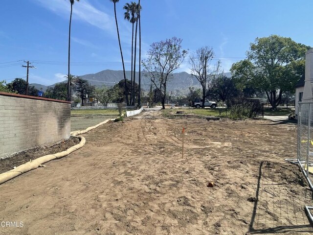 318 W Altadena Dr, Altadena, CA 91001