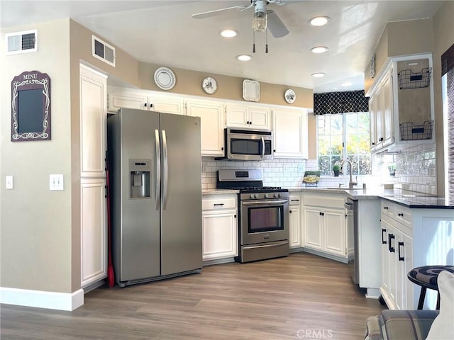 20016 Tanager Ct, Canyon Country, CA 91351 - photo 4
