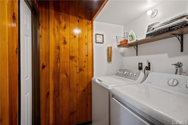 865 Bear Mtn, Big Bear City, CA 92314 - laundry area with independent washer and dryer
