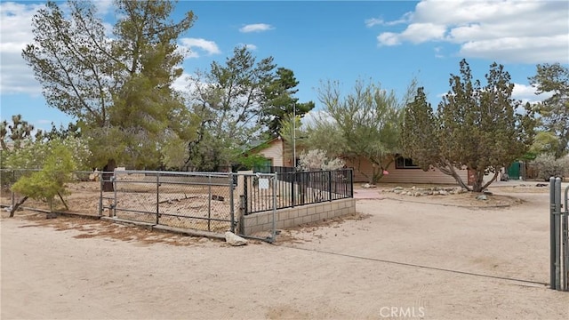 14676 Poplar St, Hesperia, CA 92345 - view of gate