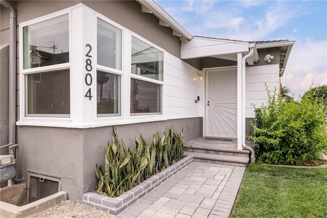 2804 W 84th St, Inglewood, CA 90305 - entrance to property with stucco siding