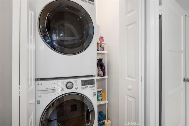 2804 W 84th St, Inglewood, CA 90305 - washroom with stacked washer / drying machine