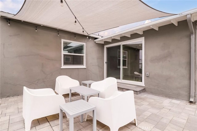2804 W 84th St, Inglewood, CA 90305 - view of patio / terrace