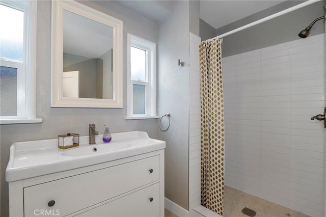 2804 W 84th St, Inglewood, CA 90305 - full bath with tiled shower and vanity