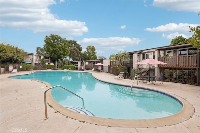 310 S Miraleste Dr Unit 69, San Pedro, CA 90732 - community pool with a patio