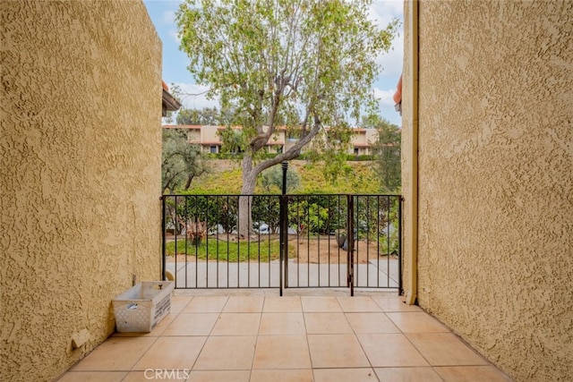 7741 Via Napoli Unit 77, Burbank, CA 91504 - view of gate