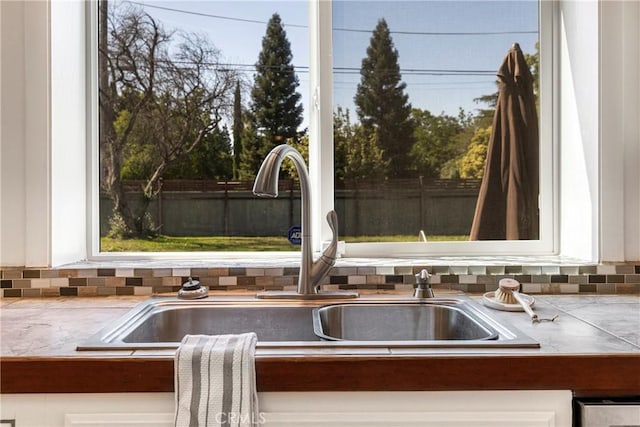 1720 N Cherry St, Chico, CA 95926 - detailed view of white cabinets