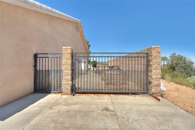 8250 Snow Cap Ave, Pinon Hills, CA 92372 - view of gate