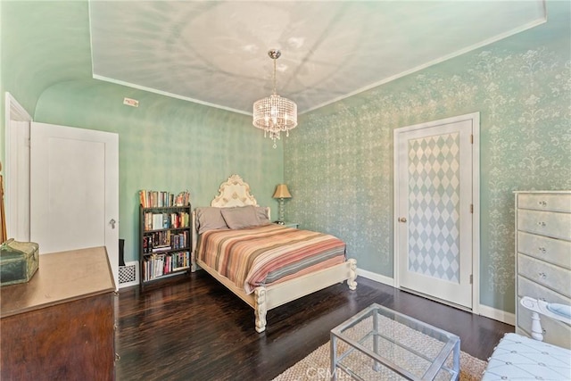 3492 Circle Rd, San Bernardino, CA 92405 - bedroom featuring crown molding, wood finished floors, a chandelier, baseboards, and wallpapered walls