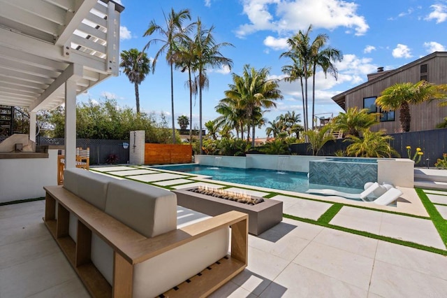 1368 Hymettus Ave, Encinitas, CA 92024 - view of pool with a patio area, a pool with connected hot tub, and area for grilling