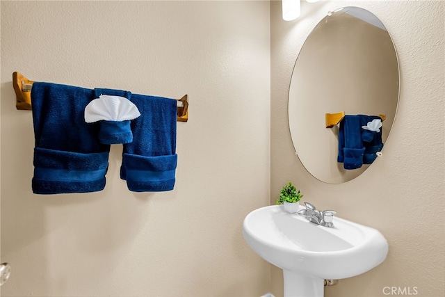 11868 Amethyst Ct, Jurupa Valley, CA 91752 - bathroom featuring a sink