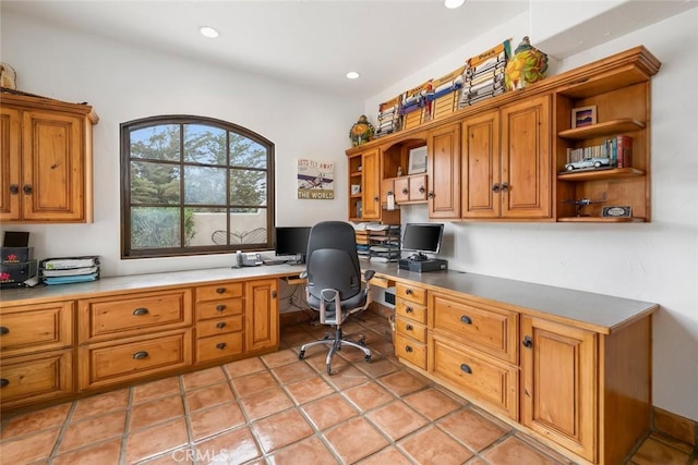 4950 Davenport Creek Rd, San Luis Obispo, CA 93401 - office featuring built in study area and recessed lighting