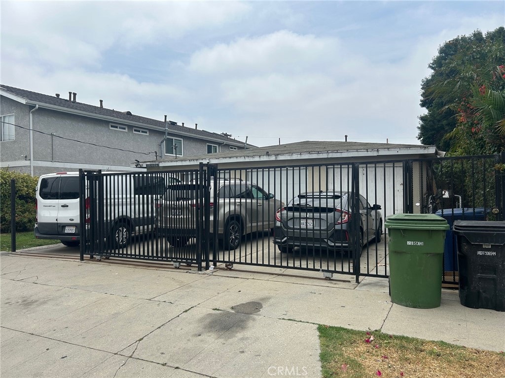 1636 W 205th St, Torrance, CA 90501 - view of gate