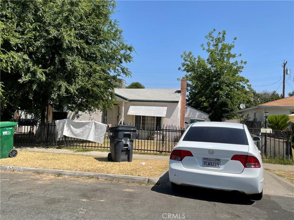 5009 E Clay Ave, Fresno, CA 93727 - view of bungalow