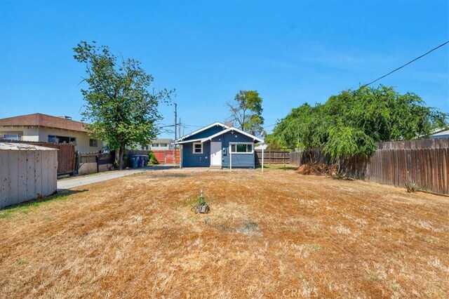 1906 N Fruit Ave, Fresno, CA 93705 - view of fenced backyard