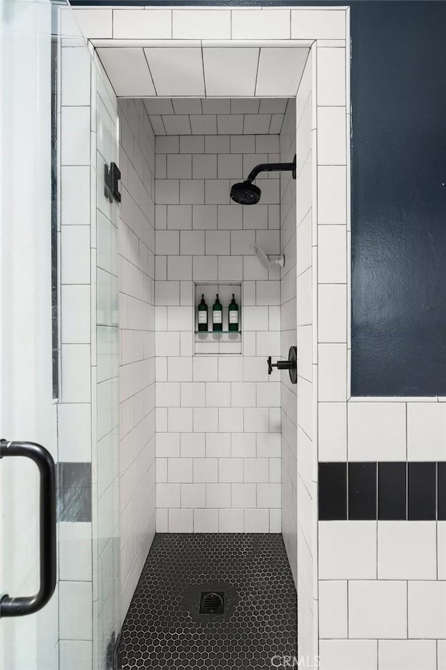 17949 Archwood St, Reseda, CA 91335 - full bath with a shower stall