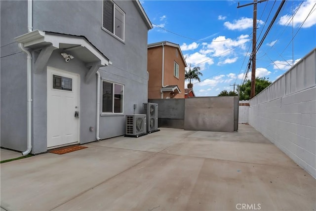 22022 Pioneer Blvd Unit A & B, Hawaiian Gardens, CA 90716 - fenced backyard with a patio