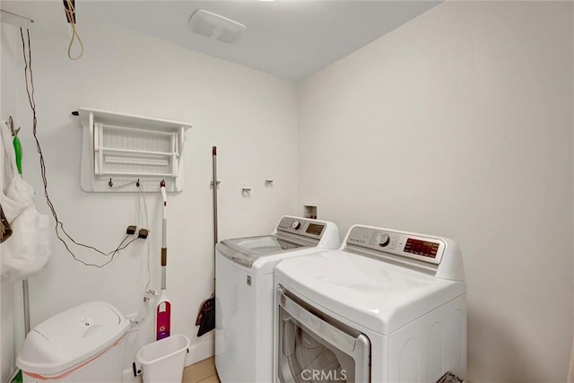 2393 Ocean St, Carlsbad, CA 92008 - laundry room featuring washer and clothes dryer