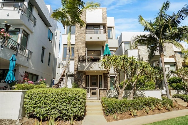 5823 Seahorse Ct, Playa Vista, CA 90094 - view of building exterior
