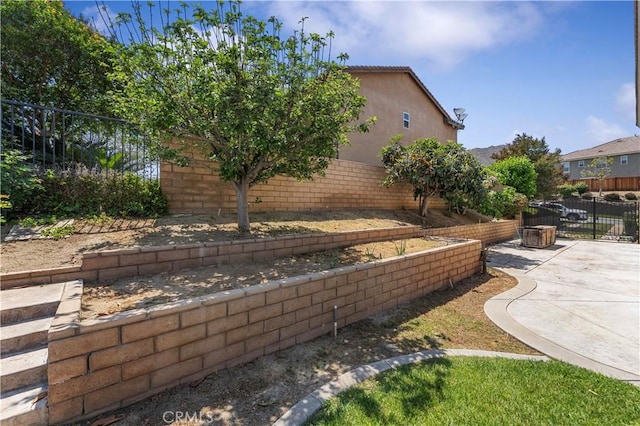 12178 Scenic Vw, Riverside, CA 92505 - view of yard featuring a patio