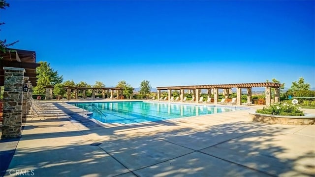 27045 Fairway Ln, Valencia, CA 91381 - community pool with a patio area