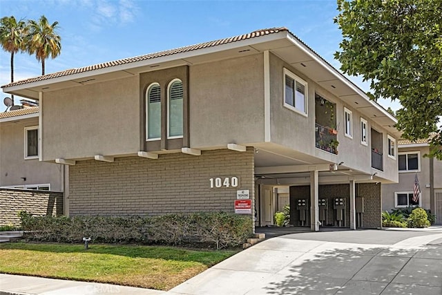1040 Central Ave Unit 10, Riverside, CA 92507 - view of property with driveway