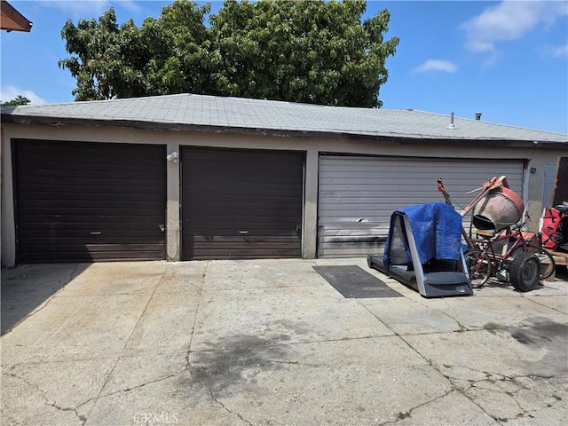 1609 W 107th St, County Los Angeles, CA 90047 - view of detached garage