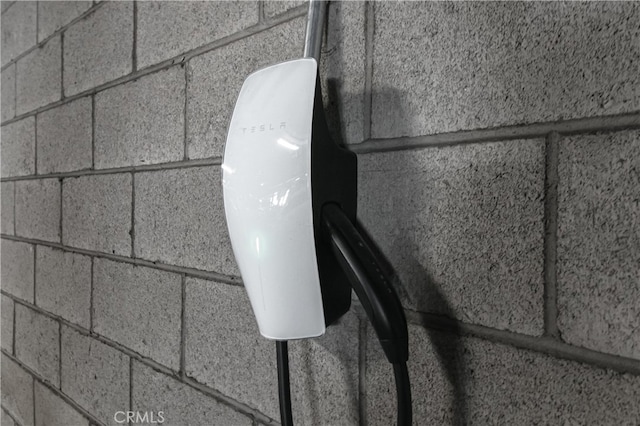 1617 S Beverly Glen Blvd Unit 301, Los Angeles, CA 90024 - detailed view of electric vehicle charger
