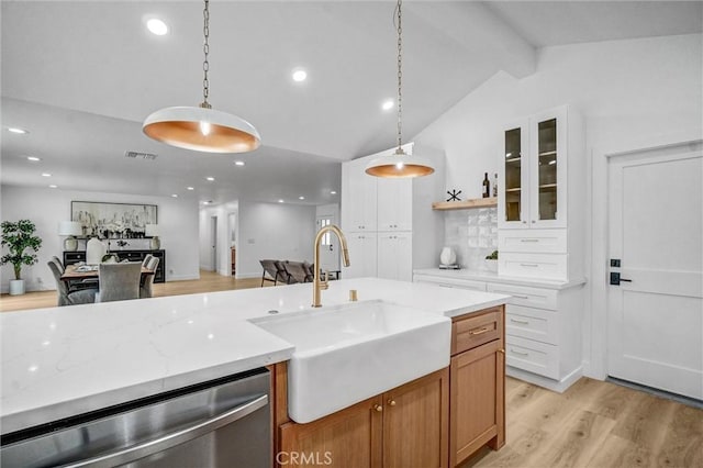 2842 E Virginia Ave, Anaheim, CA 92806 - kitchen featuring a sink, dishwasher, light wood-style flooring, decorative light fixtures, and recessed lighting