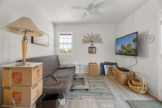 22025 Del Oro Rd, Apple Valley, CA 92308 - sitting room featuring wood finished floors and a ceiling fan