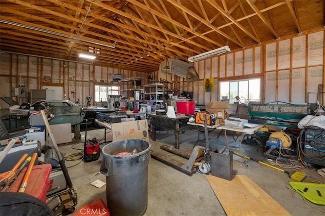 22025 Del Oro Rd, Apple Valley, CA 92308 - view of garage
