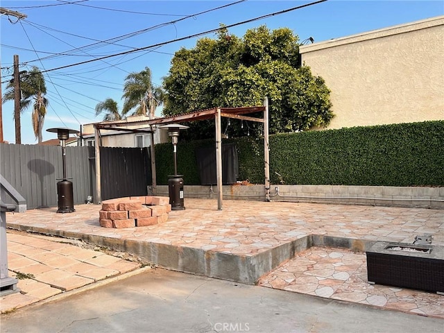 3208 W 74th St, Los Angeles, CA 90043 - fenced backyard with a patio