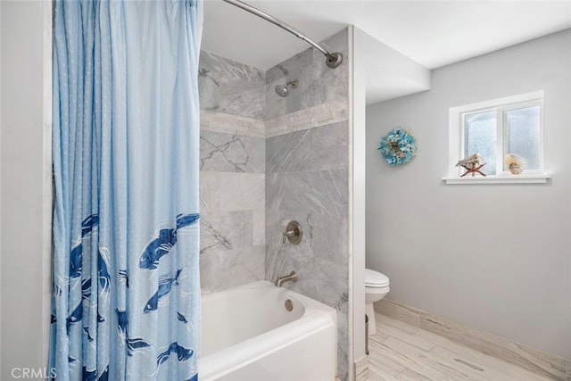 3580 Maricopa Rd, Atascadero, CA 93422 - bathroom with toilet and shower / bathtub combination with curtain