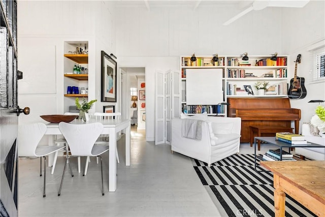 304 Dahlia Pl, Corona Del Mar, CA 92625 - living room with ceiling fan
