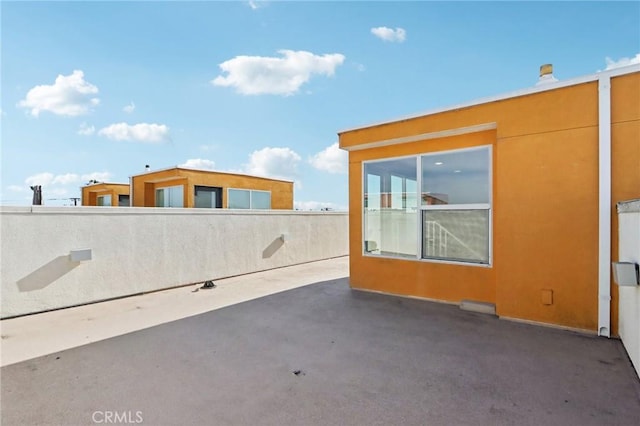 639 Channel Way, Costa Mesa, CA 92627 - view of patio / terrace