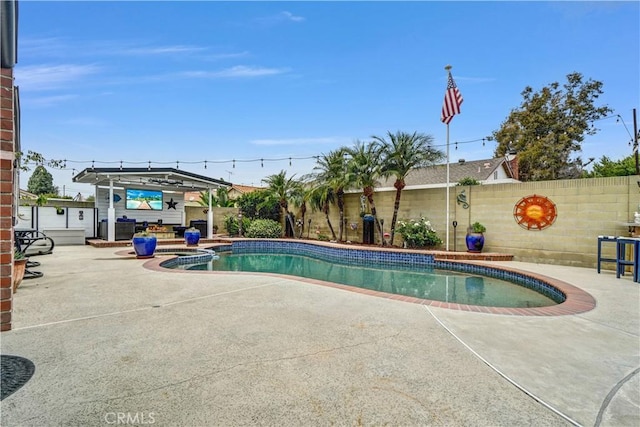 631 Holmes Ave, Placentia, CA 92870 - view of swimming pool with a patio area